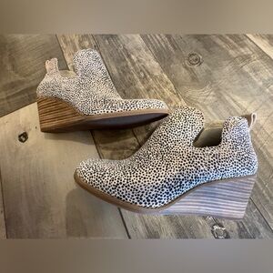 TOMS Kallie Wedge Boots 11W